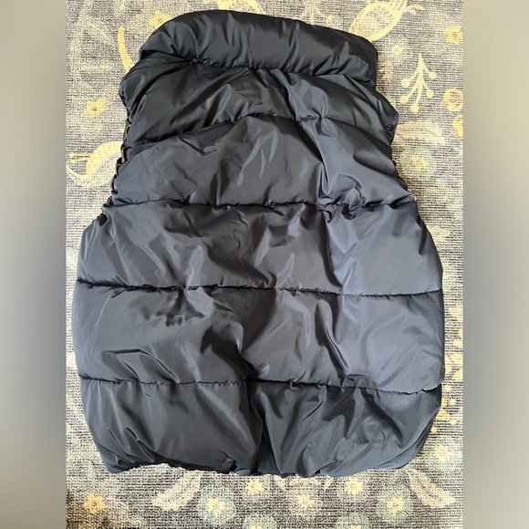 Calvin Klein performance navy blue puffy vest - Picture 4 of 9